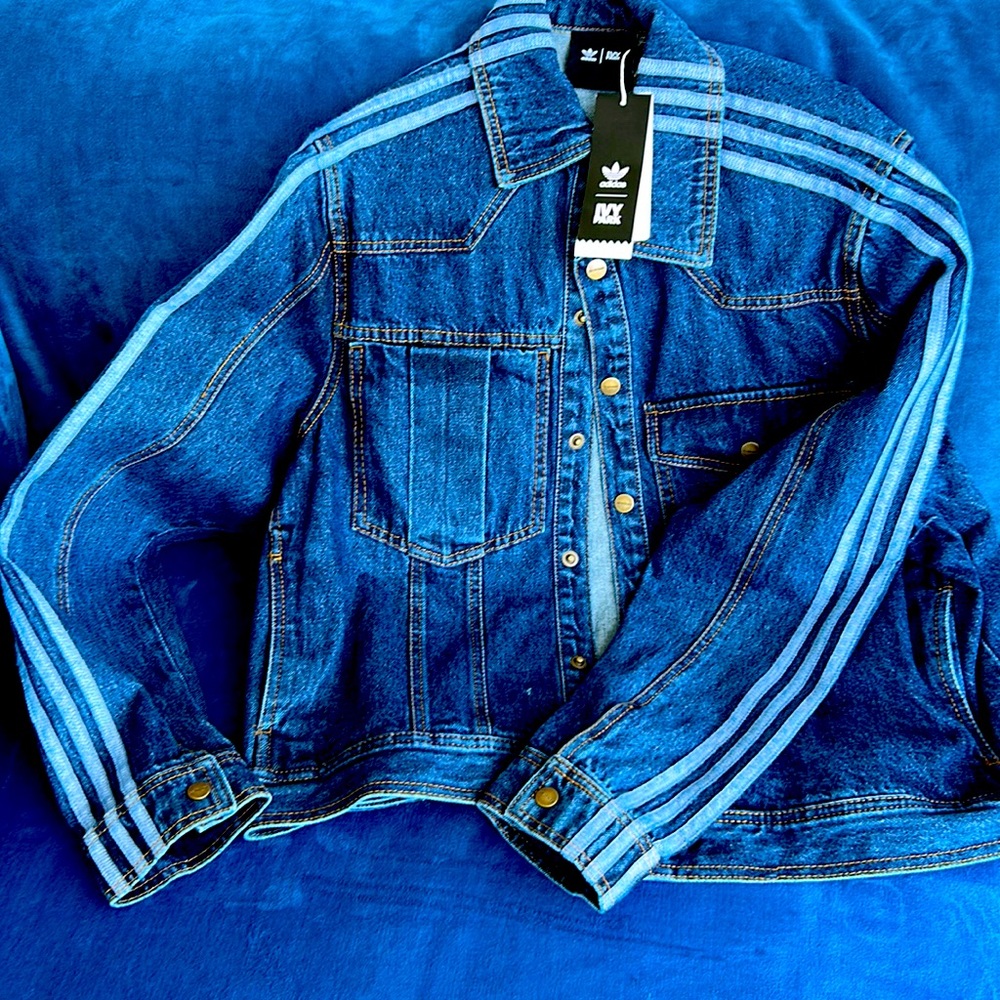 Ivy Park Denim Jacket HG6544snap button . Brand New Size 2XS